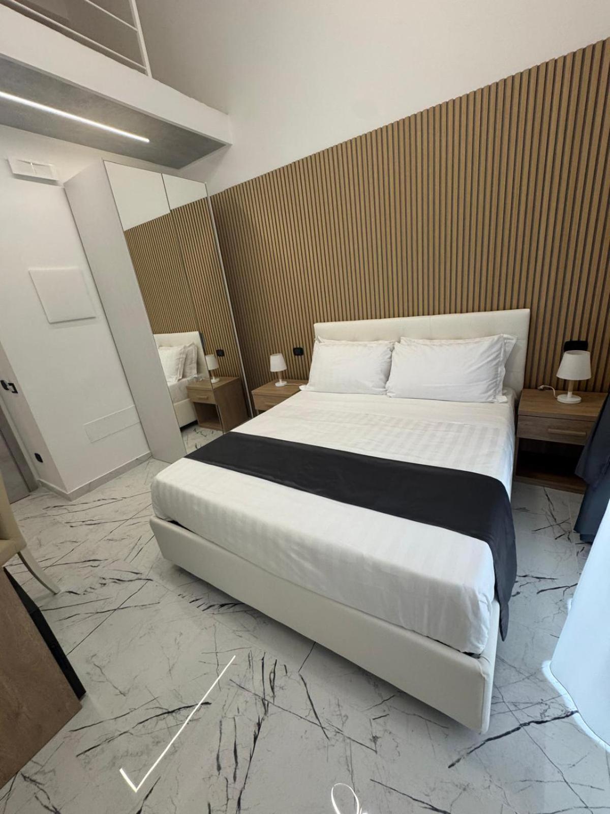 Hotiday Room Collection - Napoli Sant'Arcangelo Kültér fotó
